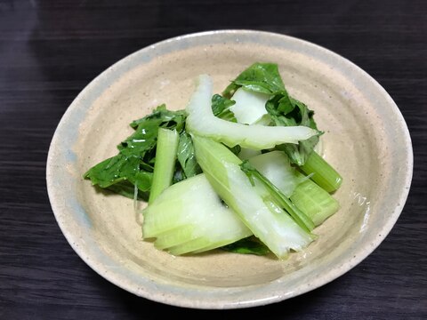 葉っぱも一緒に♪セロリの浅漬け